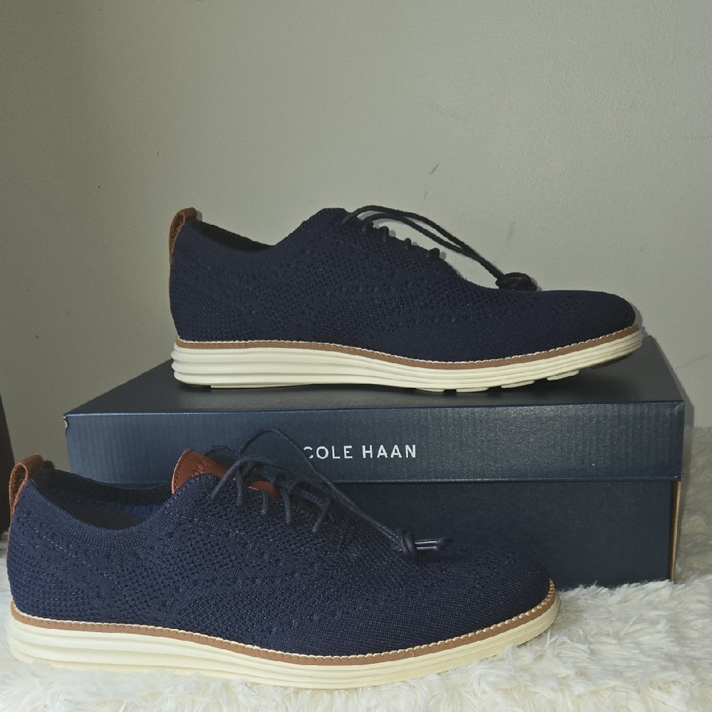 Men's Cole Haan Grand Stitchlite Wing Oxford Size US 10.5  Navy Ivory